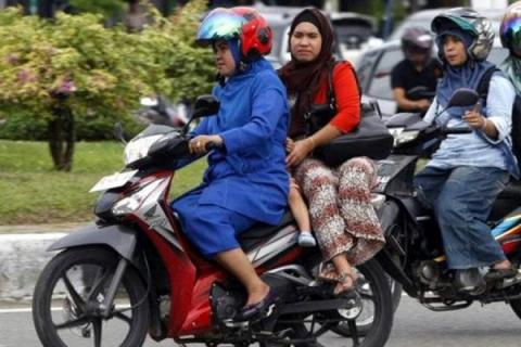 mujeres-motocicletas-indonesia.jpg